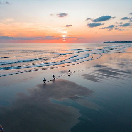Sunset Del Mar Beach Resort إستريلوس إيسته المظهر الخارجي الصورة