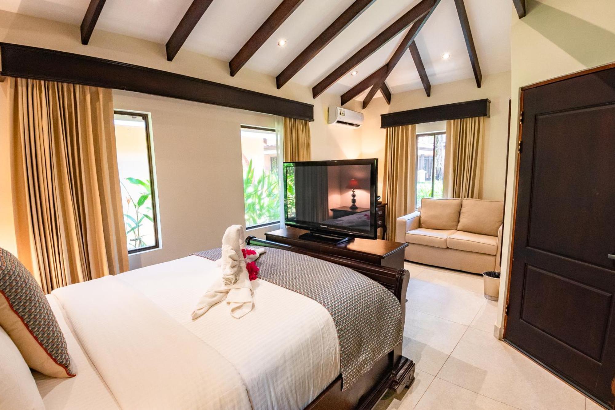 Sunset Del Mar Beach Resort إستريلوس إيسته المظهر الخارجي الصورة