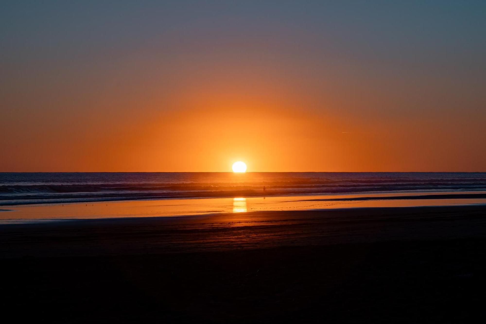 Sunset Del Mar Beach Resort إستريلوس إيسته المظهر الخارجي الصورة