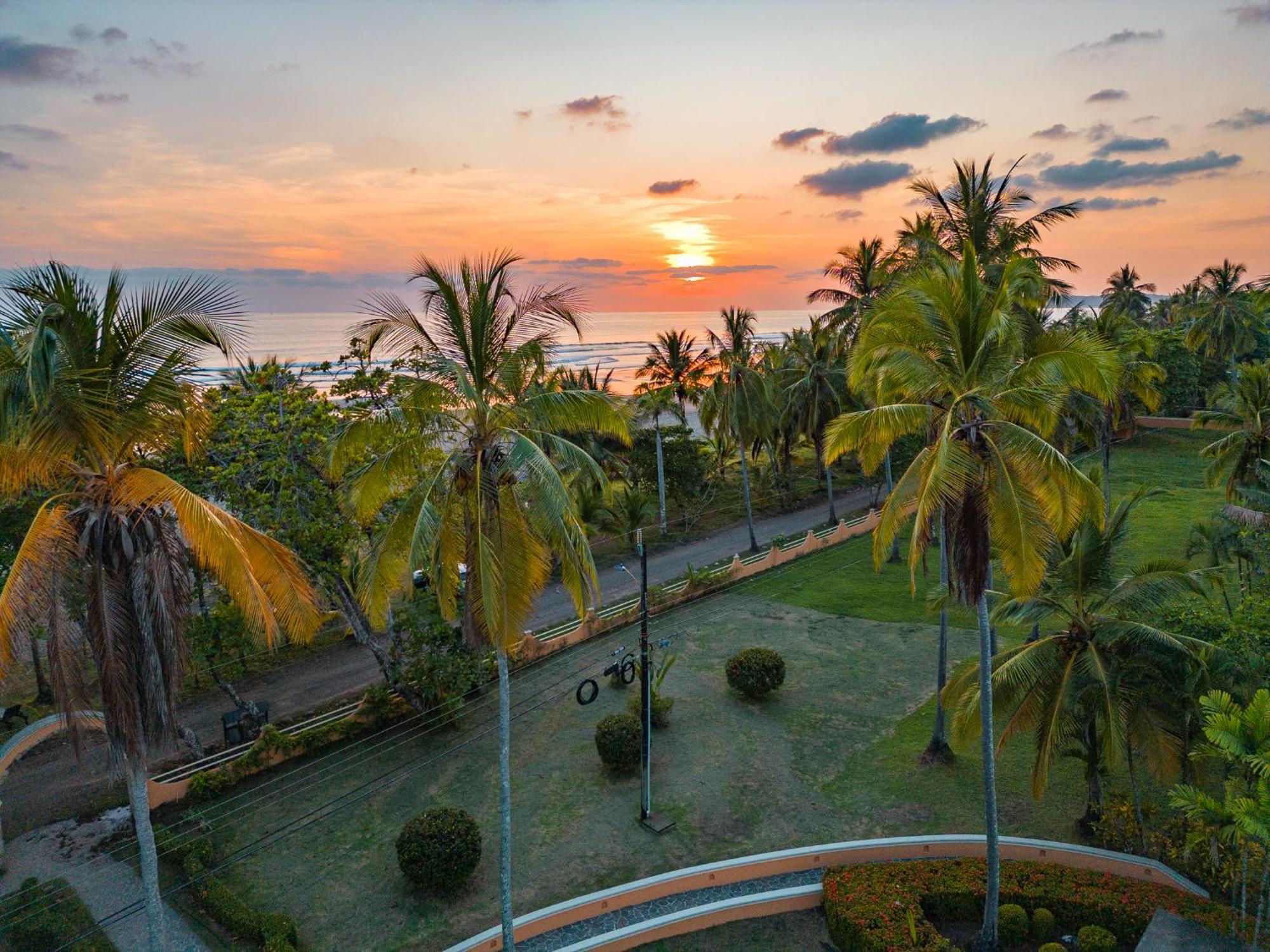 Sunset Del Mar Beach Resort إستريلوس إيسته المظهر الخارجي الصورة